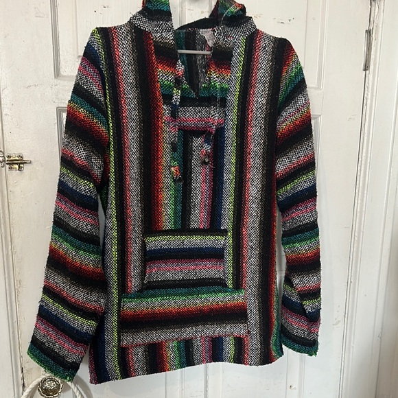 Poncho - Picture 1 of 15